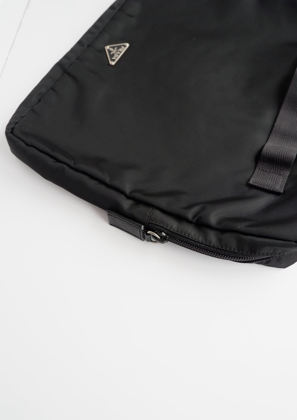 Authentique Sacoche/Pochette pour Ordinateur Portable en Nylon Noir Prada d'occasion