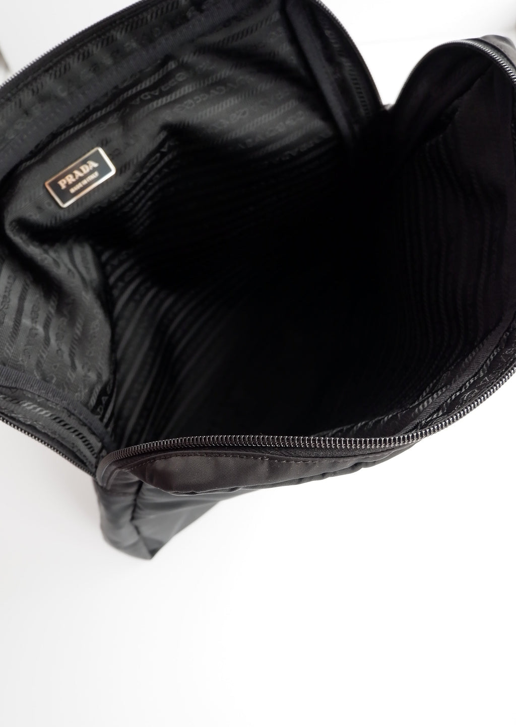 Authentique Sacoche/Pochette pour Ordinateur Portable en Nylon Noir Prada d'occasion