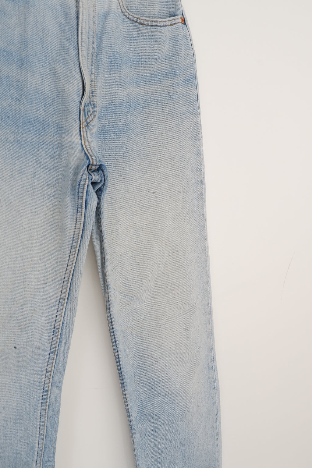 Levis Vintage Light Wash Straight Leg Jeans - 26