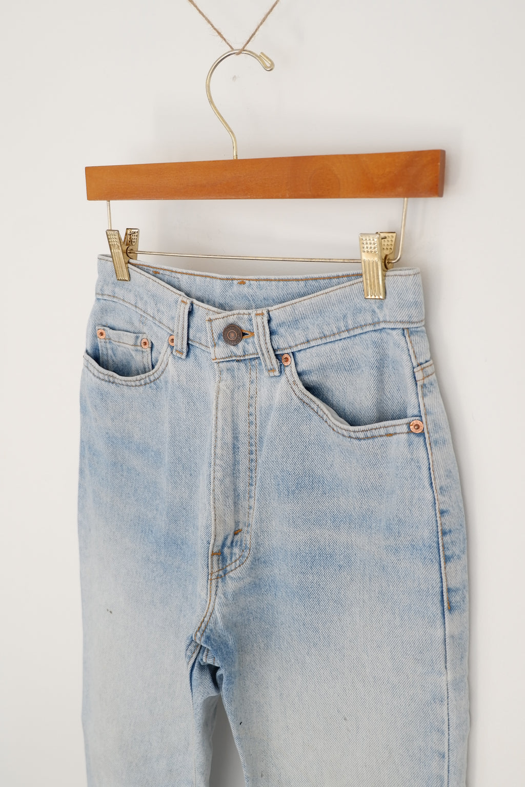 Levis Vintage Light Wash Straight Leg Jeans - 26