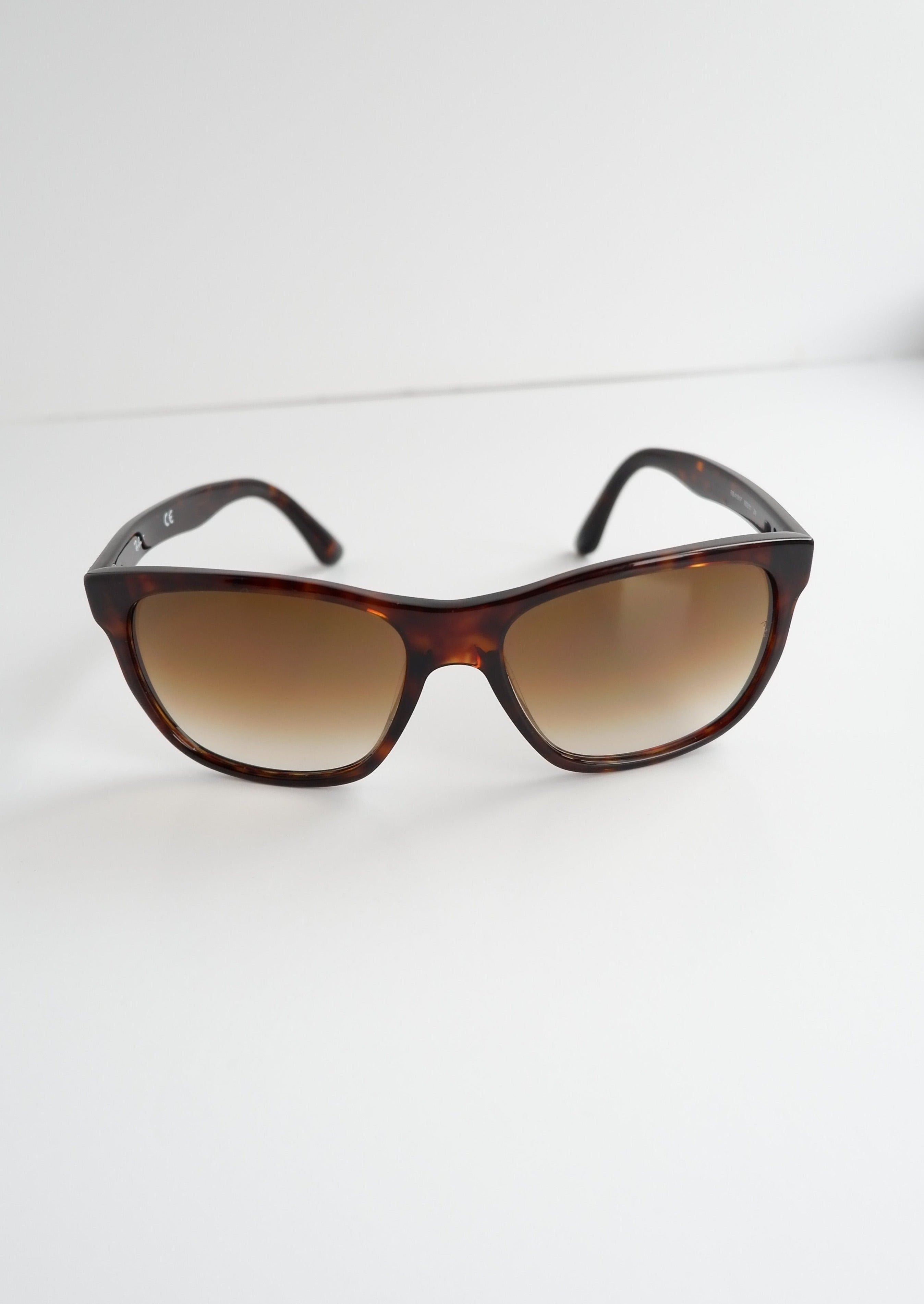 Authentiques lunettes de soleil Ray Ban écaille de tortue marron d'occasion