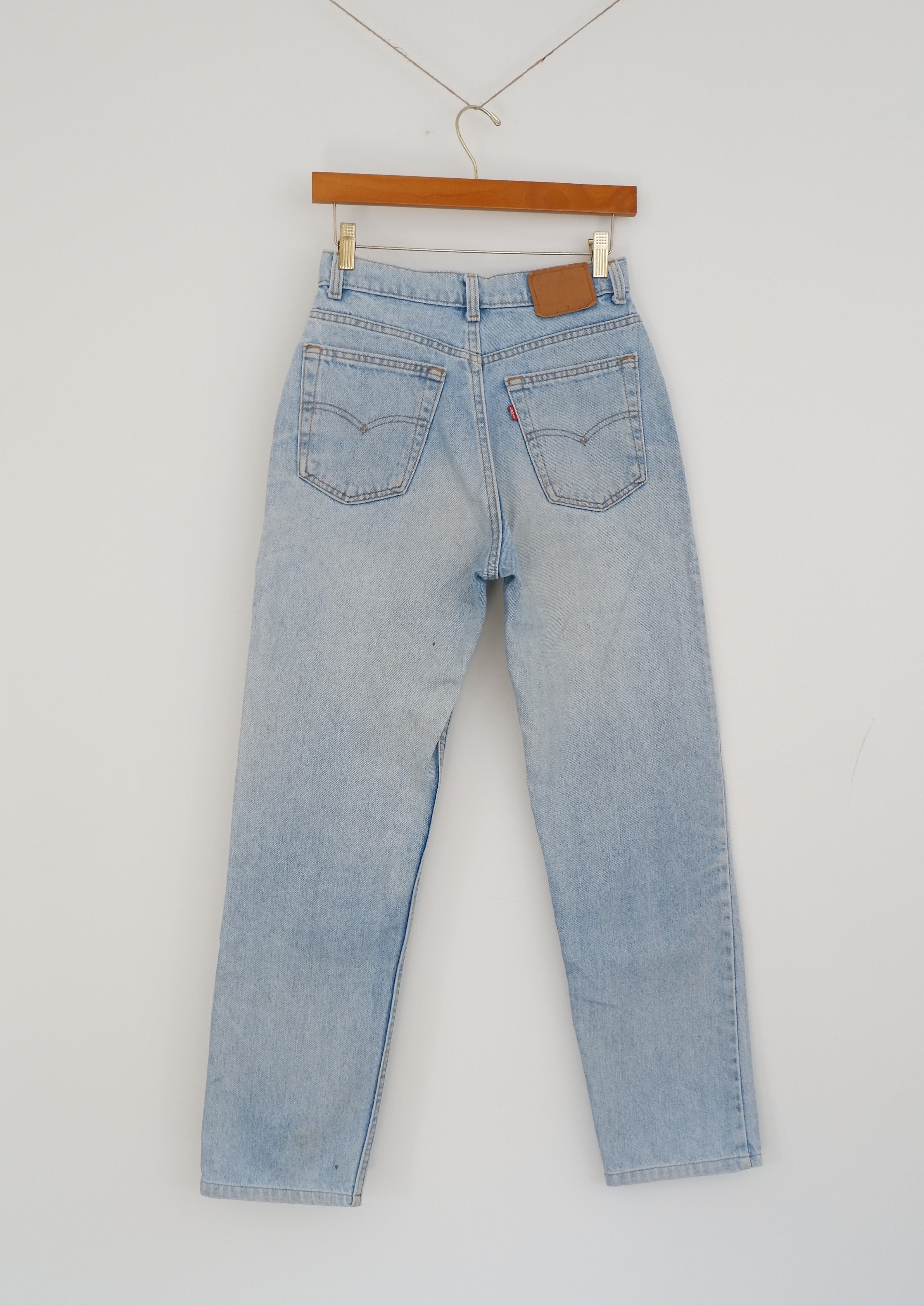 Levis Vintage Light Wash Straight Leg Jeans - 26