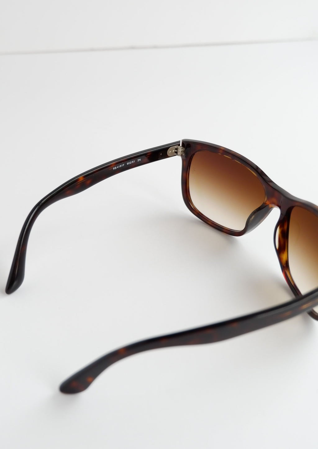 Authentiques lunettes de soleil Ray Ban écaille de tortue marron d'occasion
