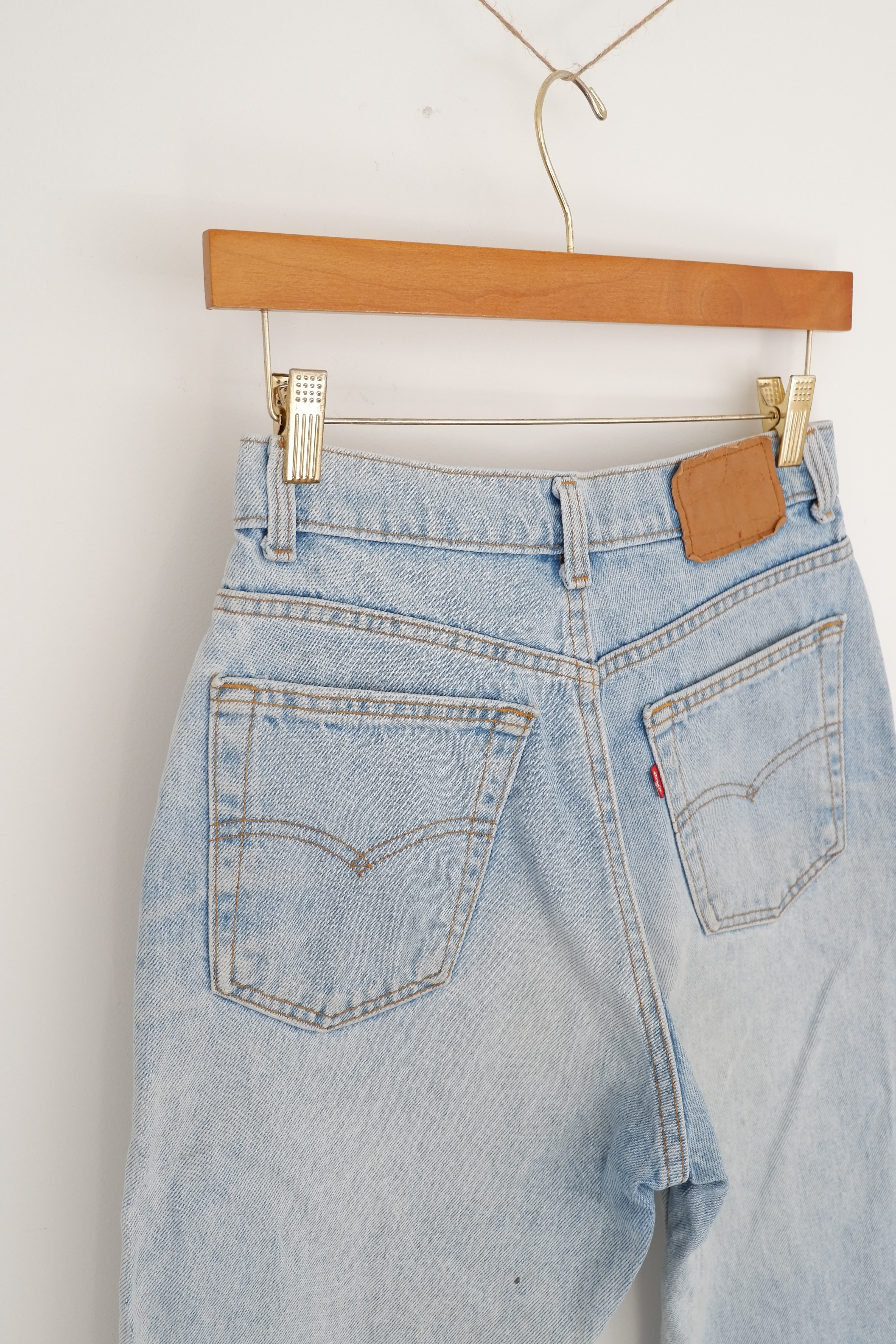 Levis Vintage Light Wash Straight Leg Jeans - 26