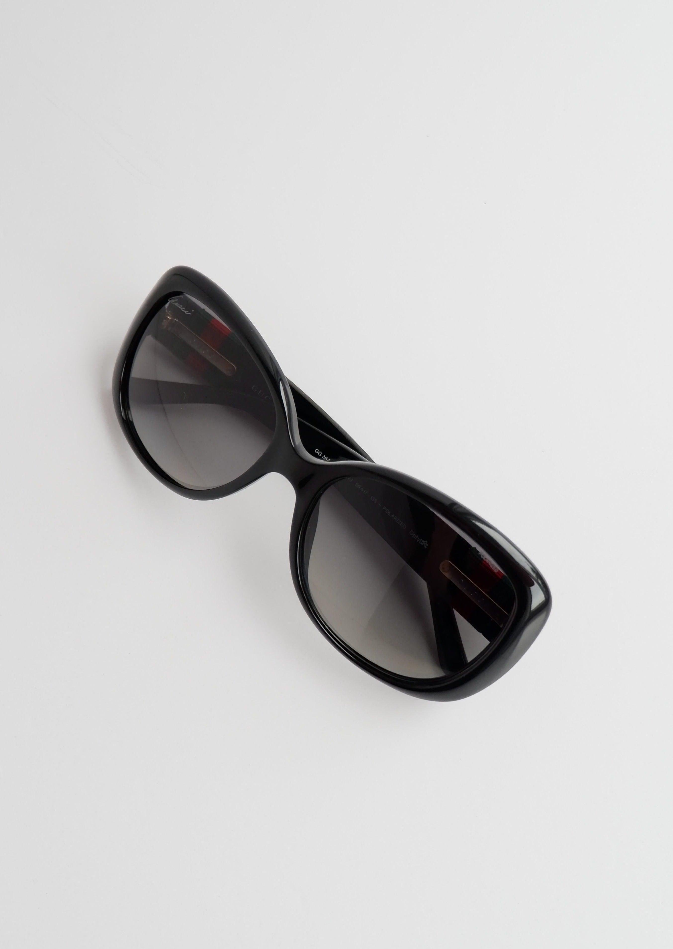 Authentiques lunettes de soleil polarisées Gucci noires à monture carrée, d'occasion