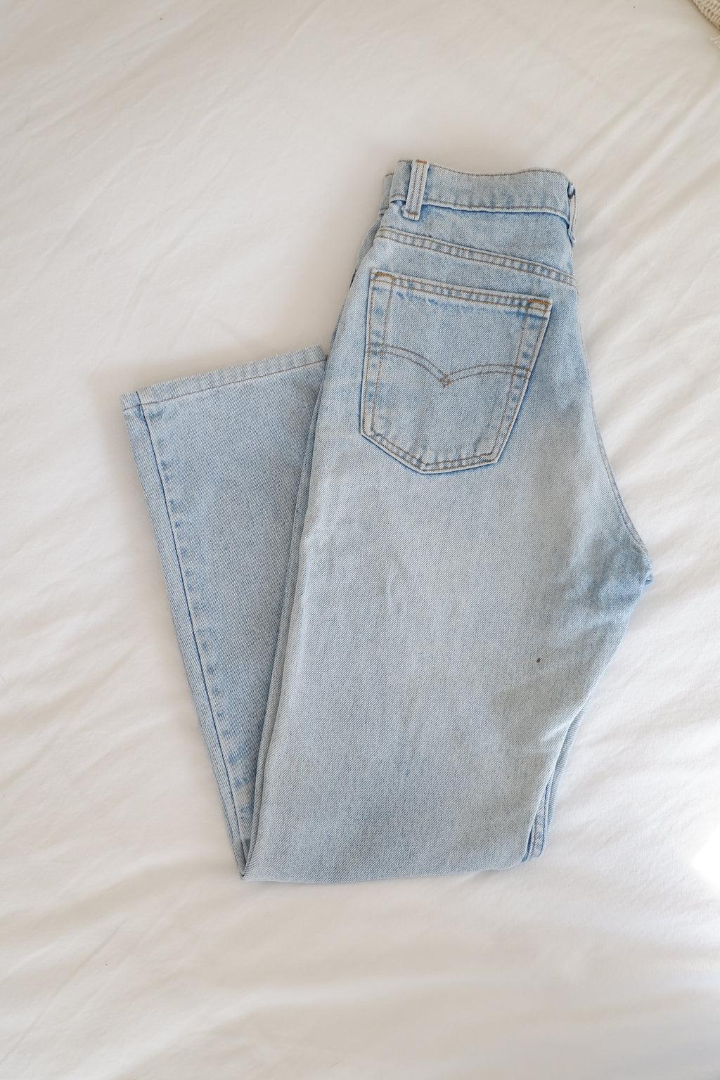Levis Vintage Light Wash Straight Leg Jeans - 26