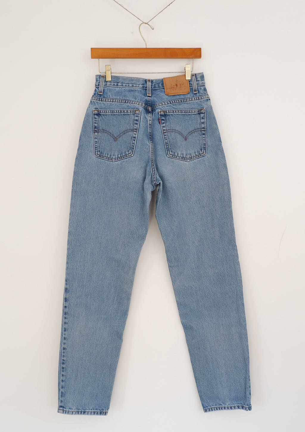 Levis 550 Medium Wash Relaxed Fit - 27