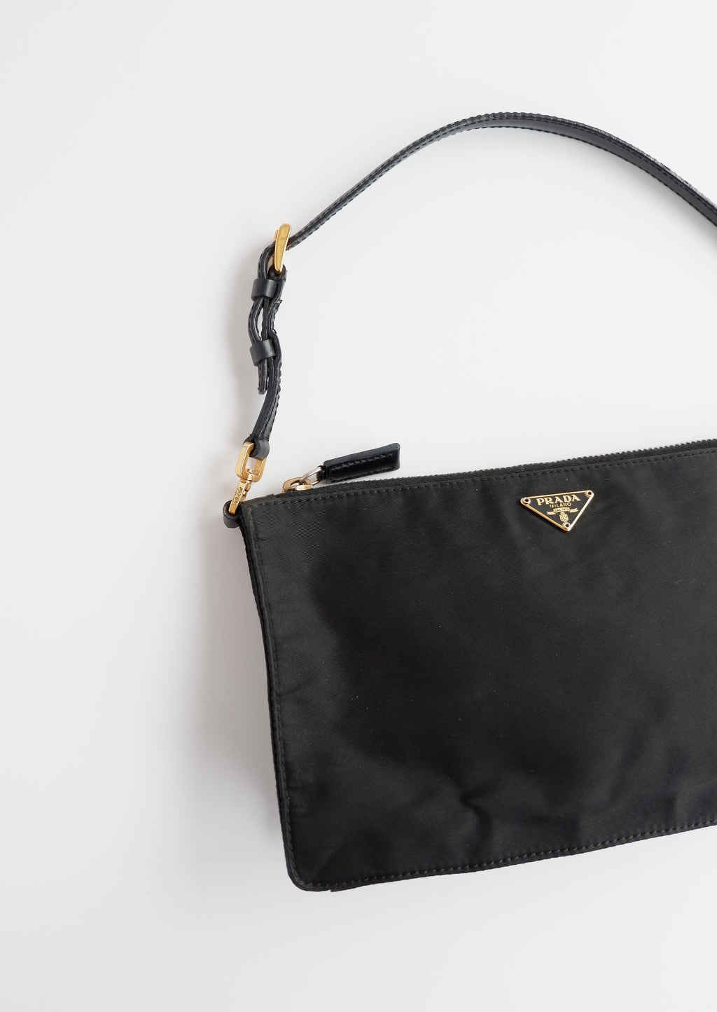 Authentique sac à bandoulière micro pochette Prada en nylon noir d'occasion