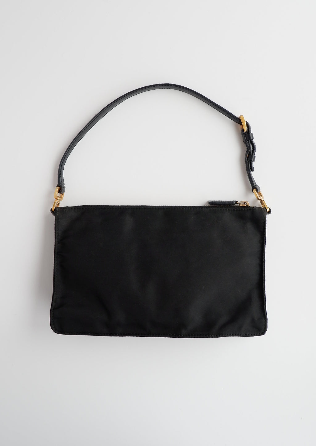 Authentique sac à bandoulière micro pochette Prada en nylon noir d'occasion