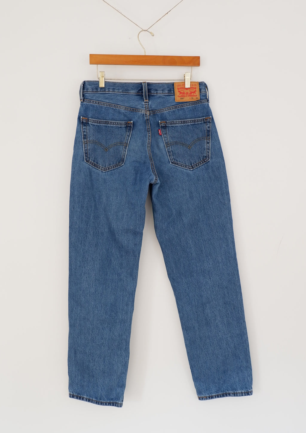 Levis 550 Jean coupe classique à lavage moyen clair - 31