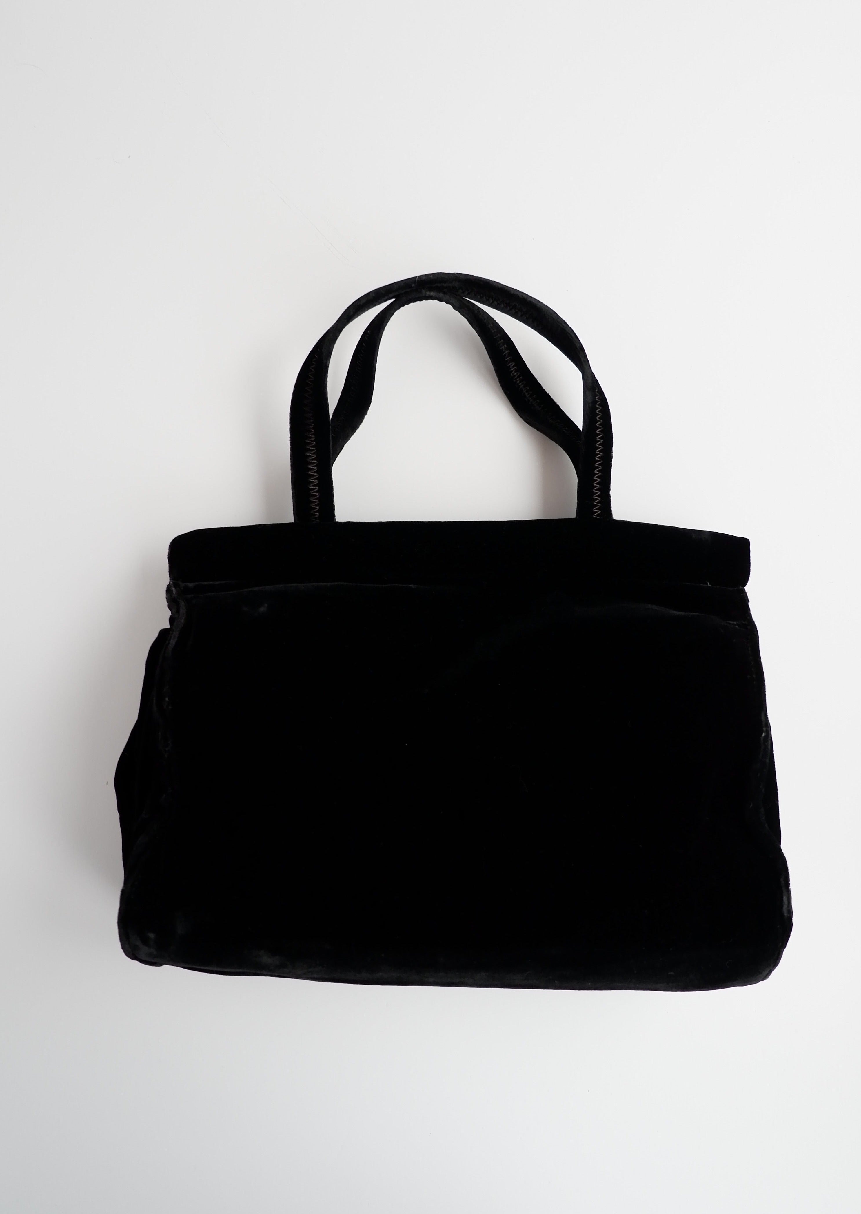 Sac à main Prada en velours noir d'occasion authentique