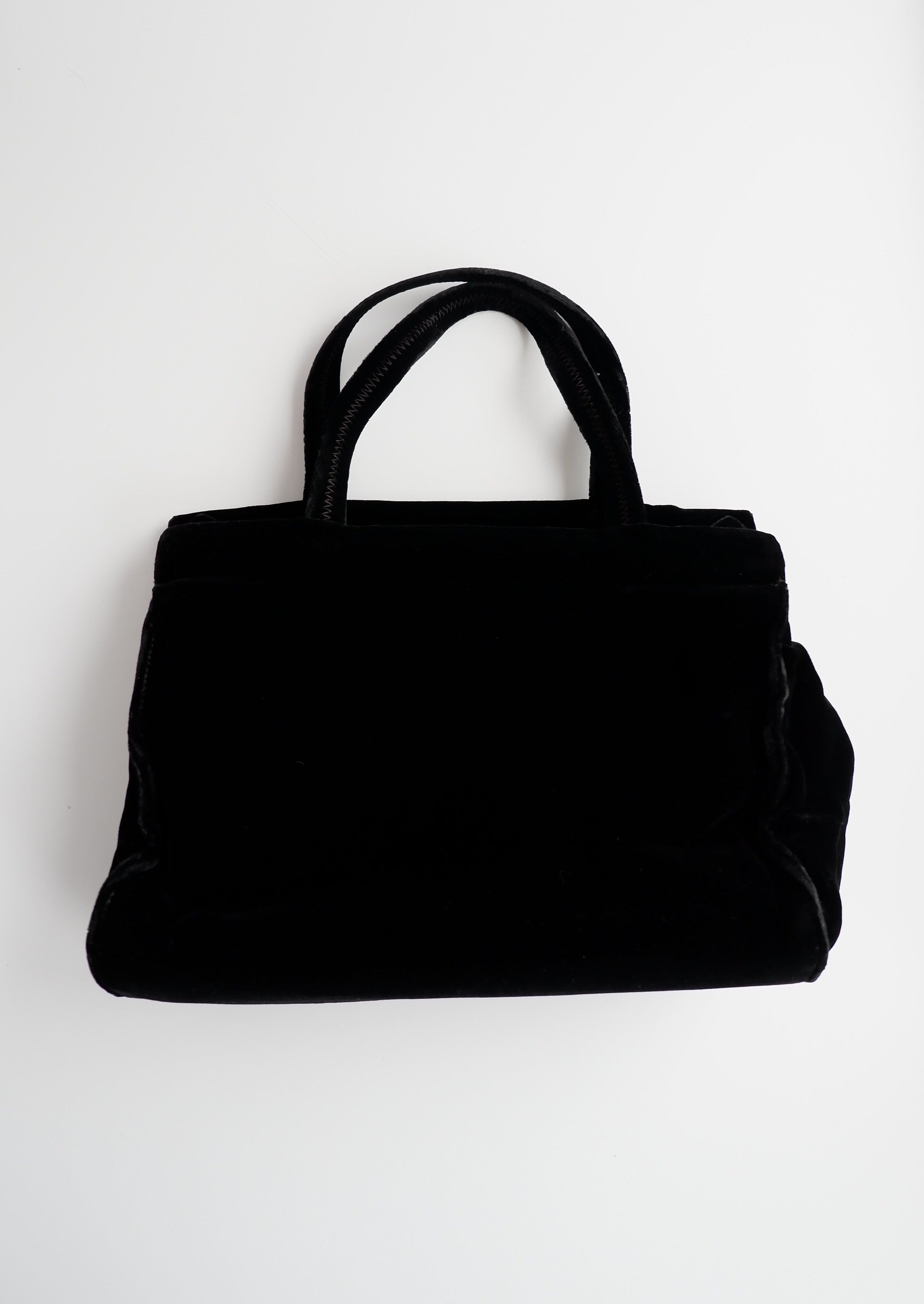 Sac à main Prada en velours noir d'occasion authentique