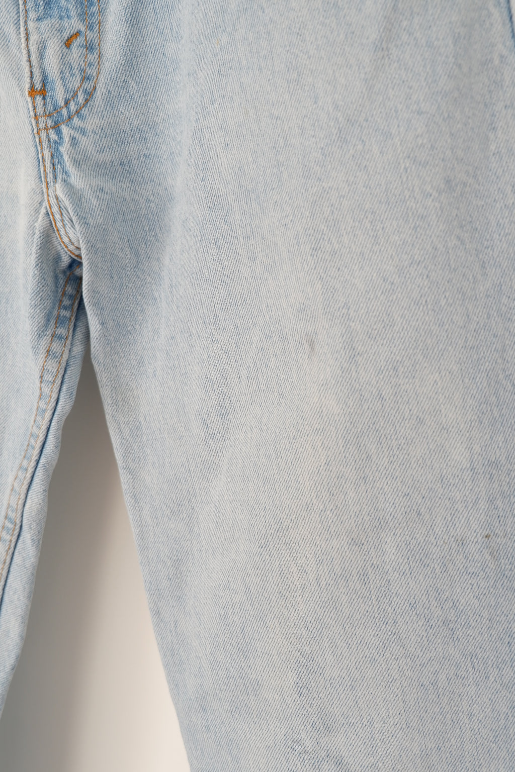 Levis Vintage 550 Light Wash Relaxed Fit Tapered Leg Jeans - 31