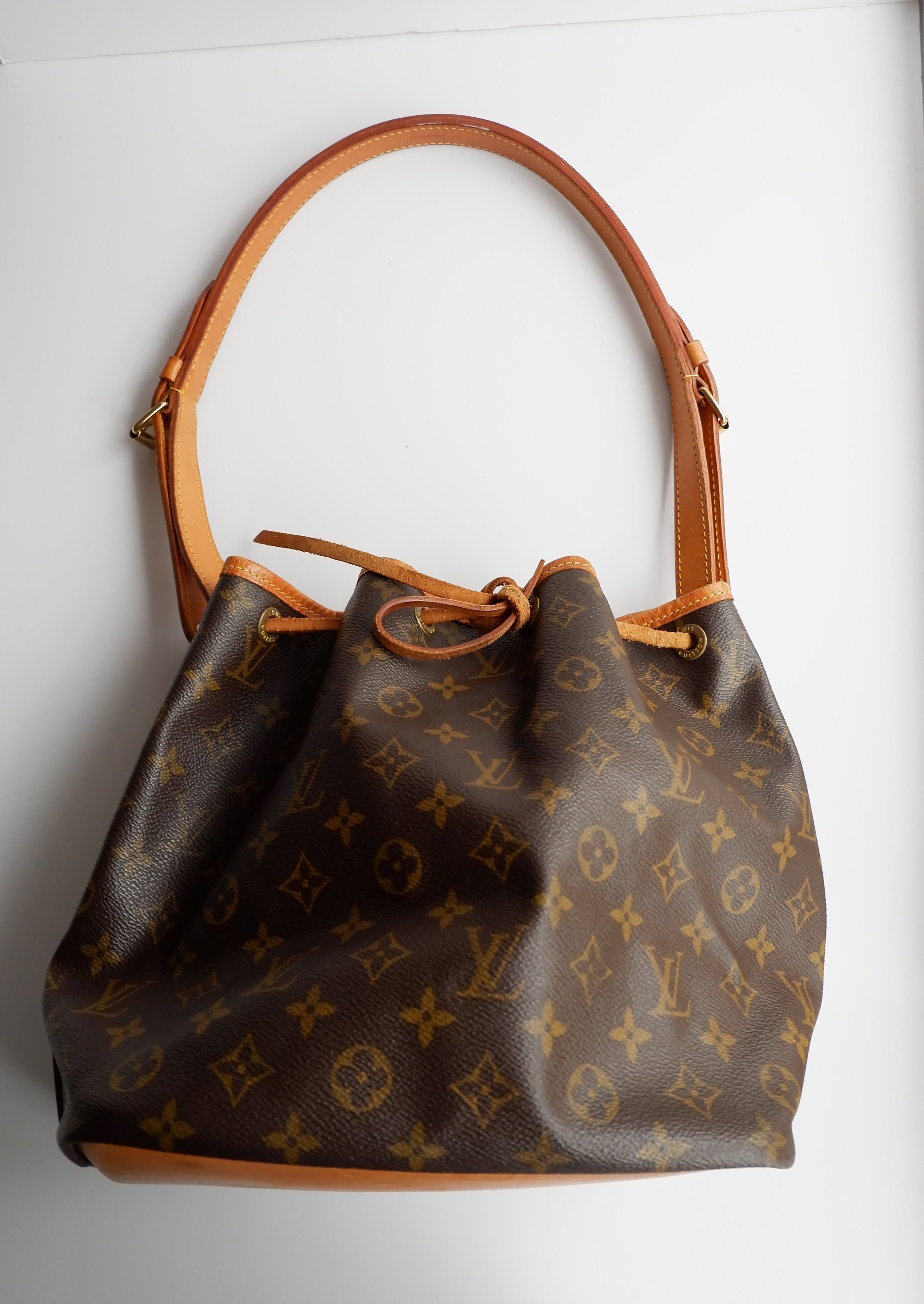 Authentique sac à bandoulière Louis Vuitton Monogram Petit Noe Vintage d'occasion