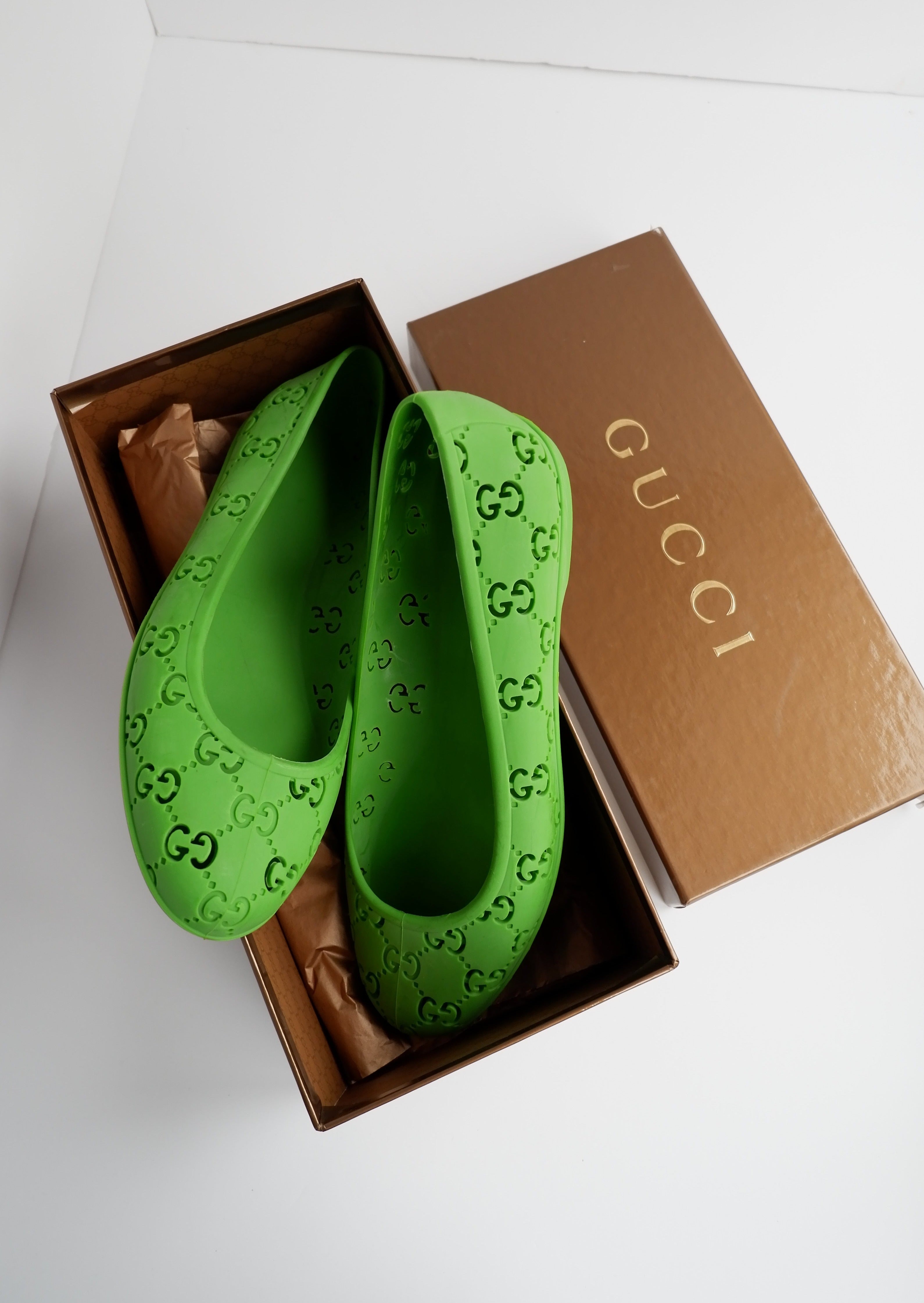 Authentiques ballerines en gelée Gucci vertes imprimé GG d'occasion - 37