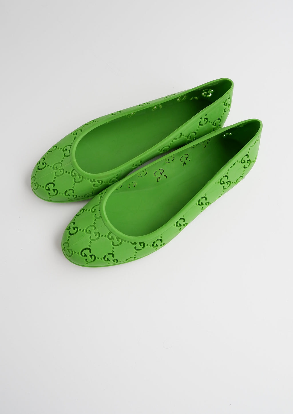 Authentiques ballerines en gelée Gucci vertes imprimé GG d'occasion - 37