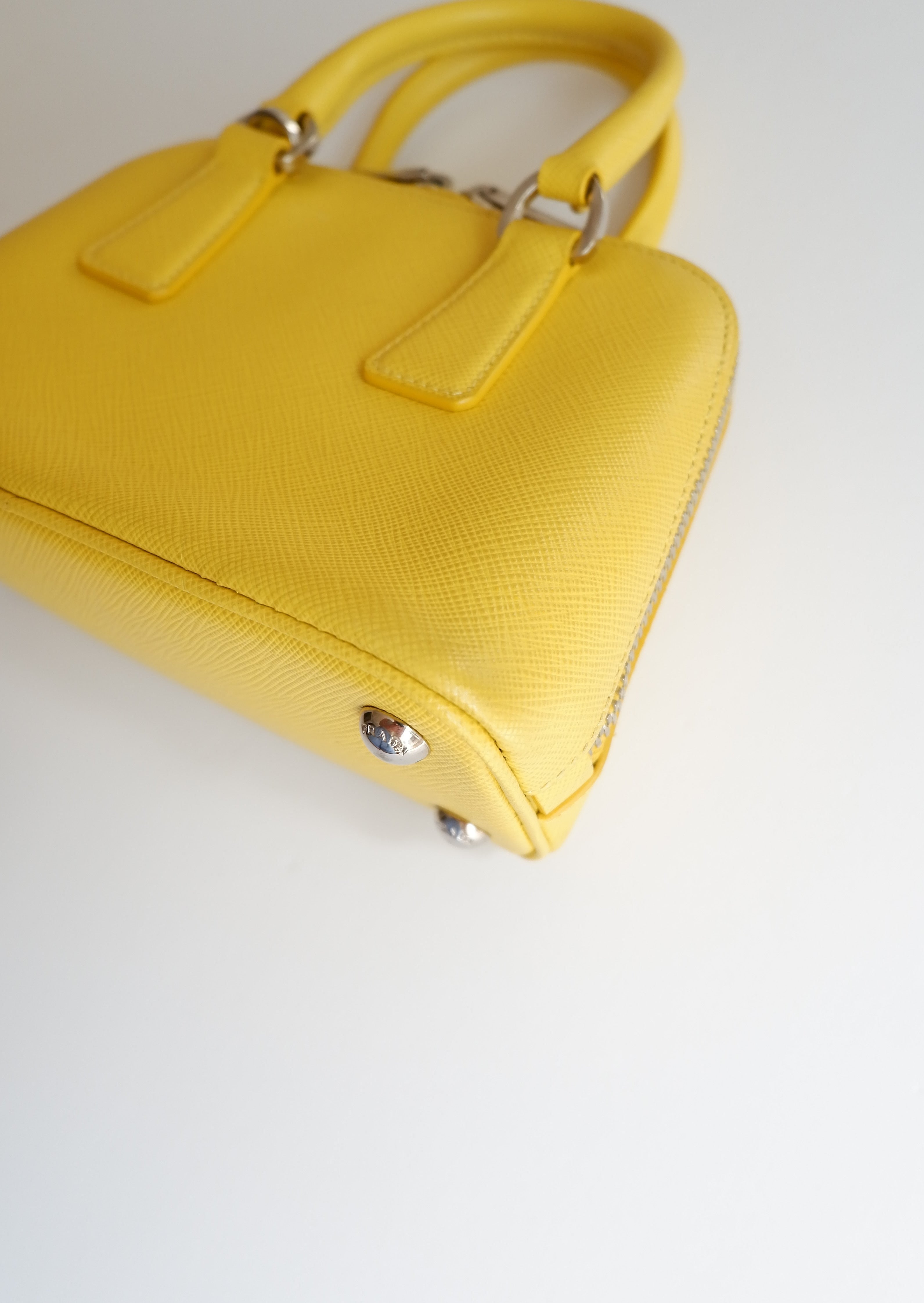 Sac à main Prada Saffiano Promenade jaune d'occasion authentique