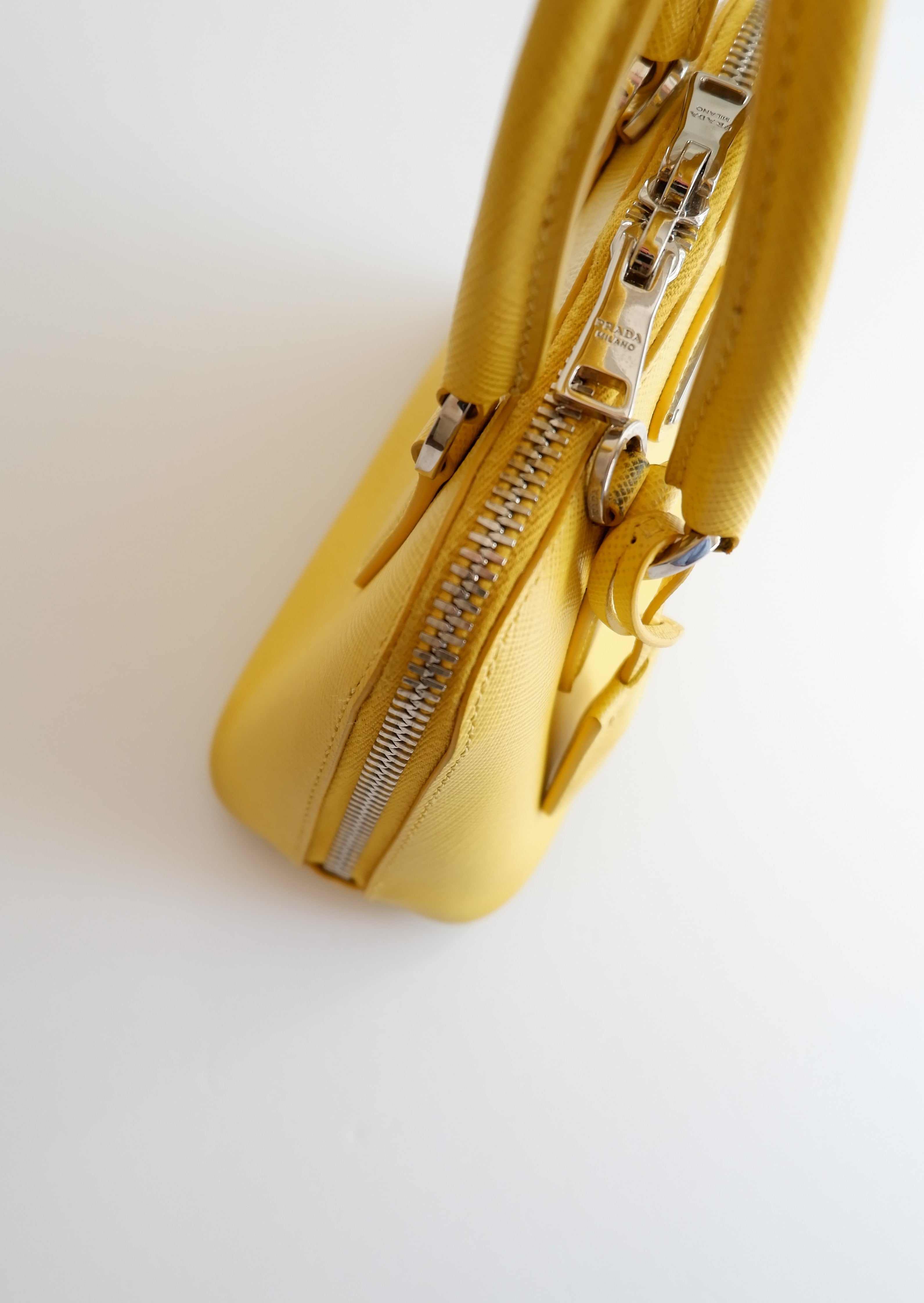 Sac à main Prada Saffiano Promenade jaune d'occasion authentique