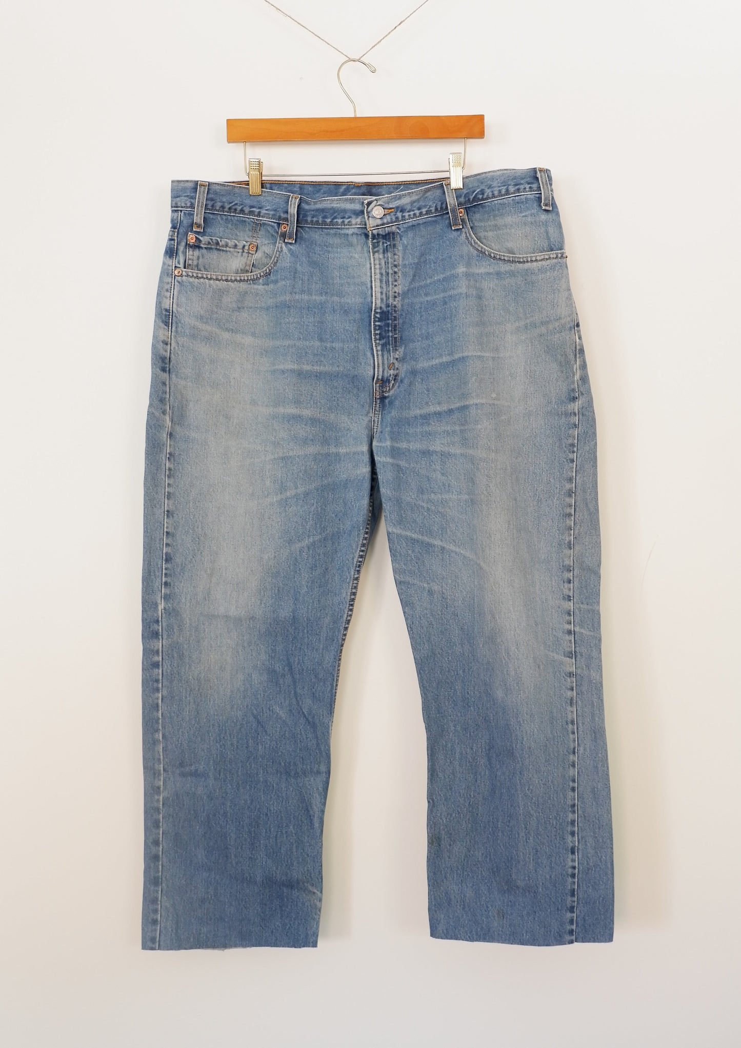 Levis 505 Medium Wash Regular Fit Jeans - 42 in