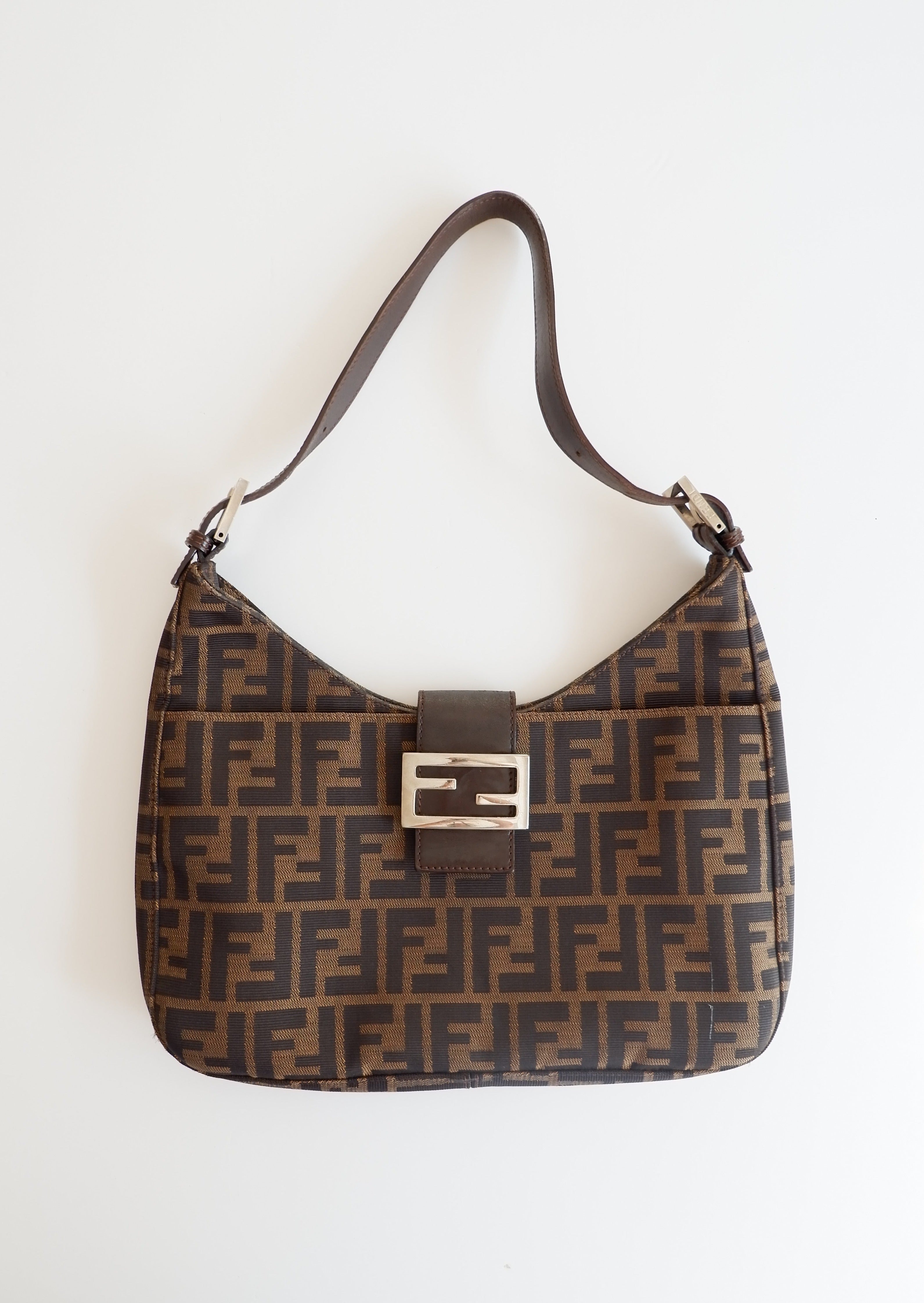 Sac porté épaule Fendi Zucca Hobo authentique d'occasion