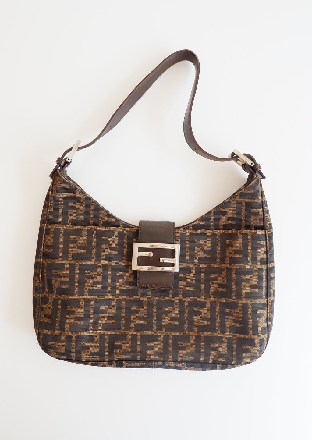 Sac porté épaule Fendi Zucca Hobo authentique d'occasion