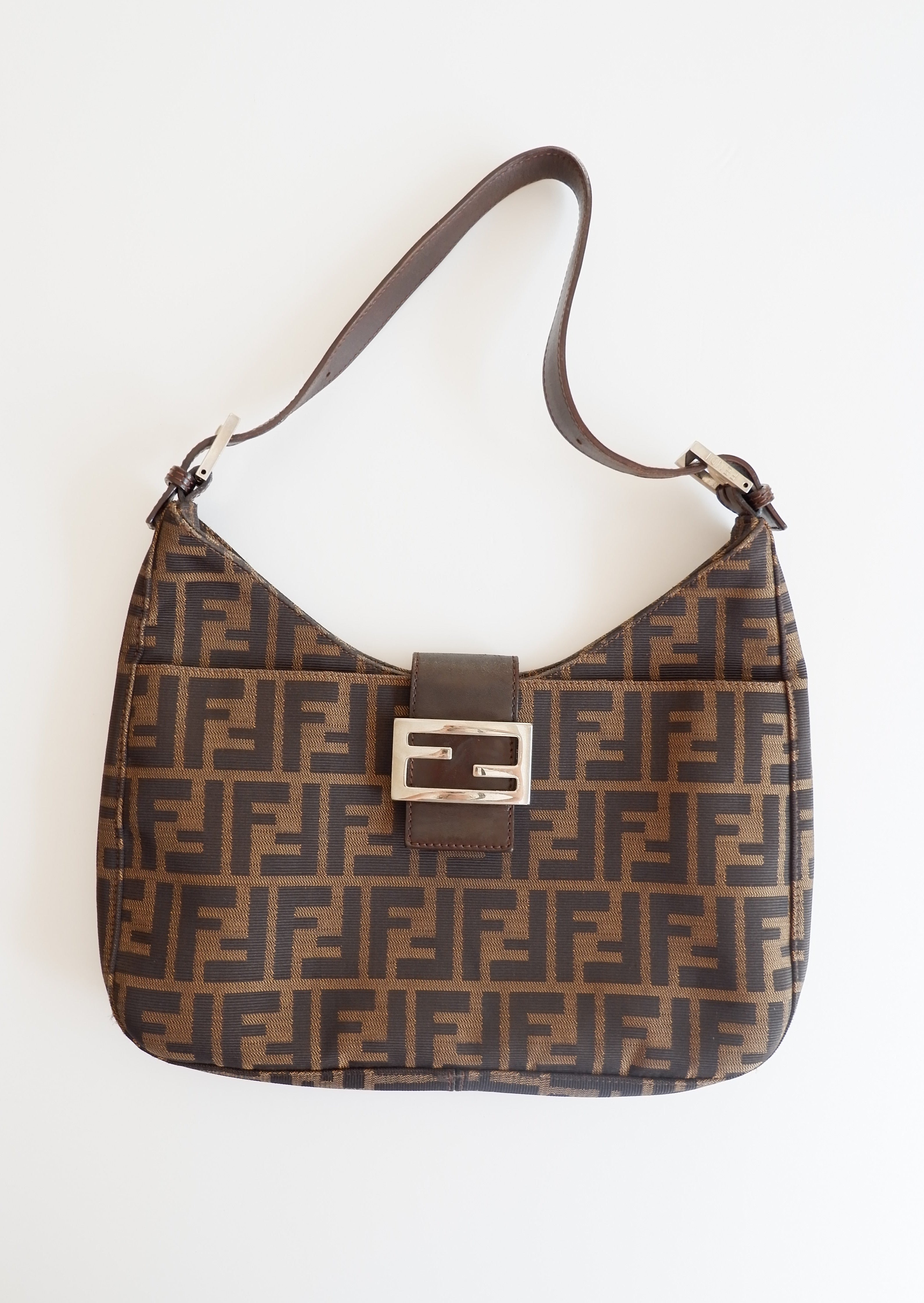 Sac porté épaule Fendi Zucca Hobo authentique d'occasion