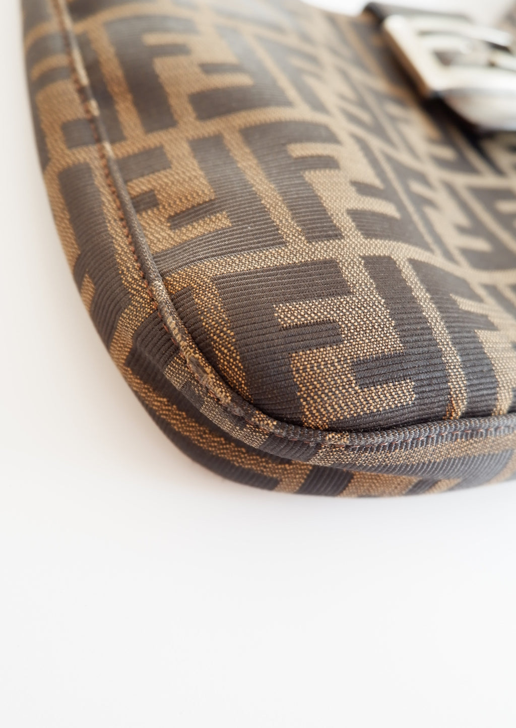 Sac porté épaule Fendi Zucca Hobo authentique d'occasion
