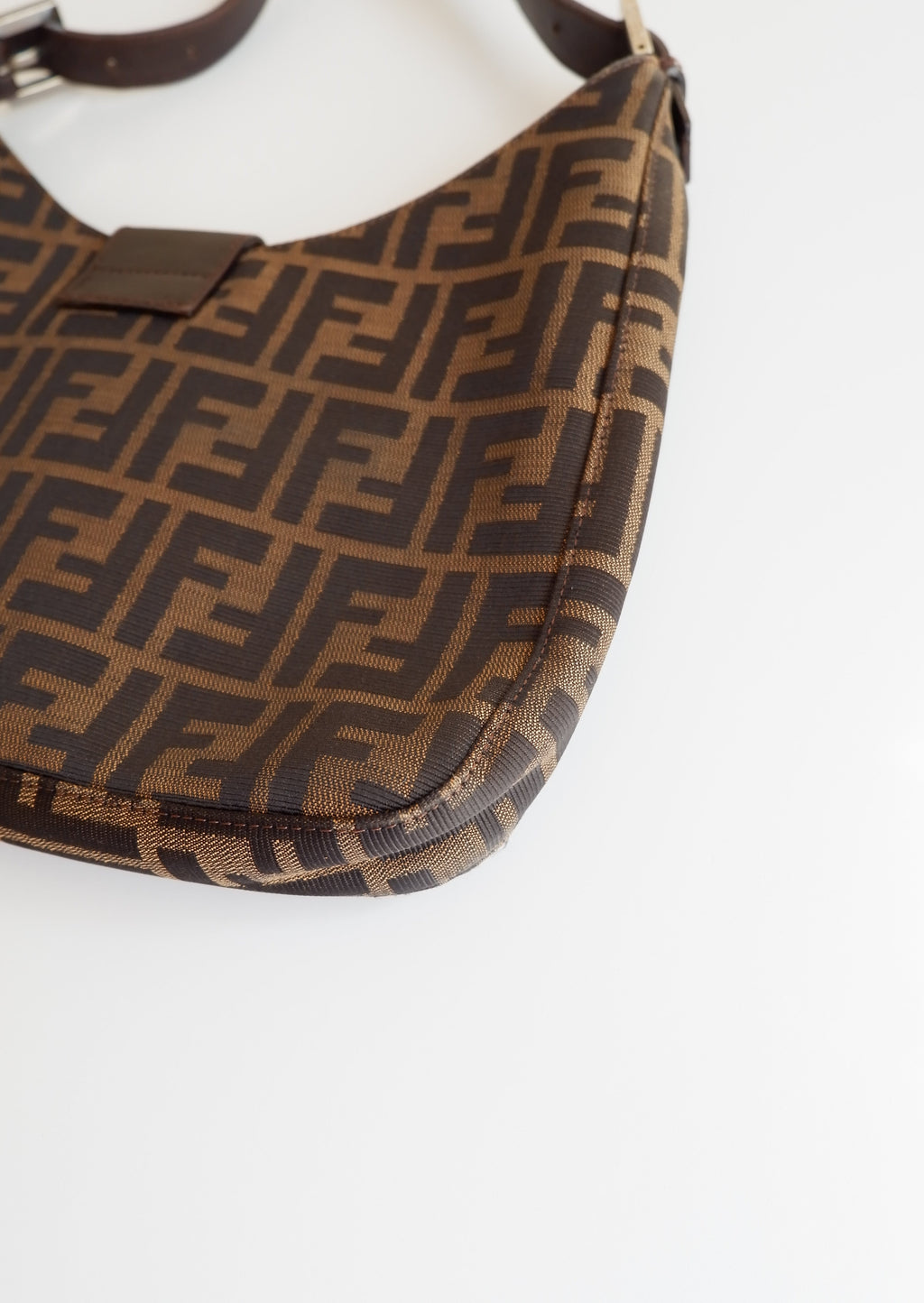 Sac porté épaule Fendi Zucca Hobo authentique d'occasion