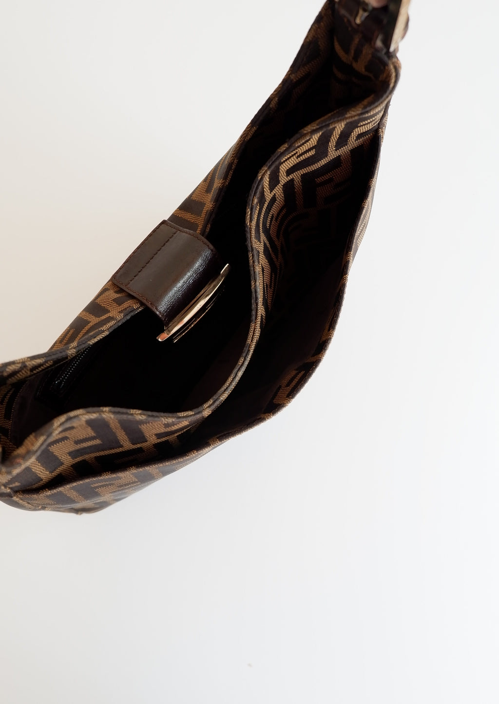 Sac porté épaule Fendi Zucca Hobo authentique d'occasion