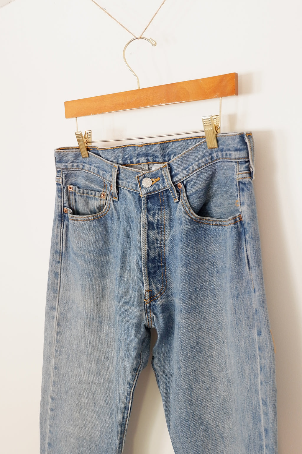 Levis 501 Medium Wash Straight Leg Jeans - 33