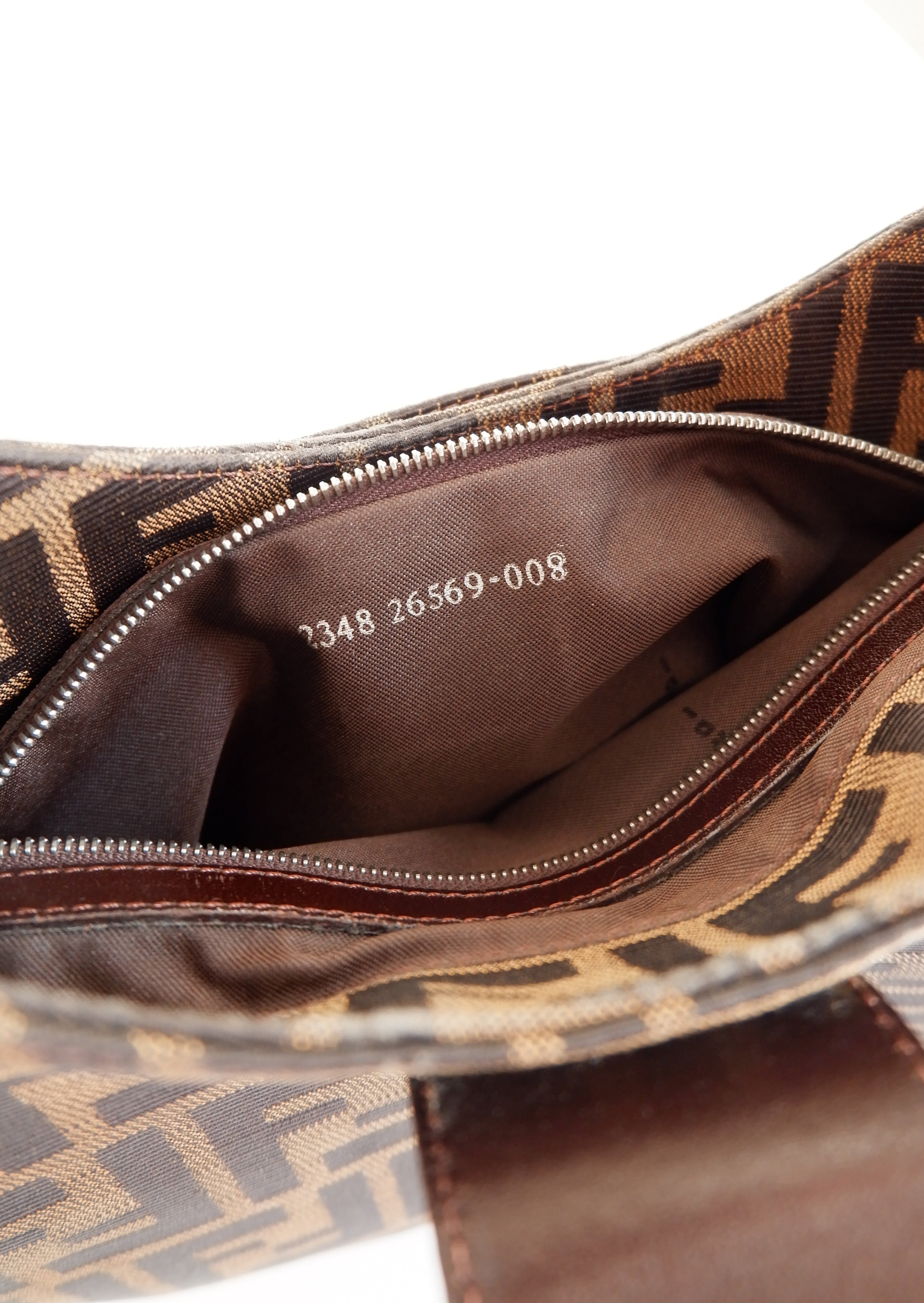 Sac porté épaule Fendi Zucca Hobo authentique d'occasion