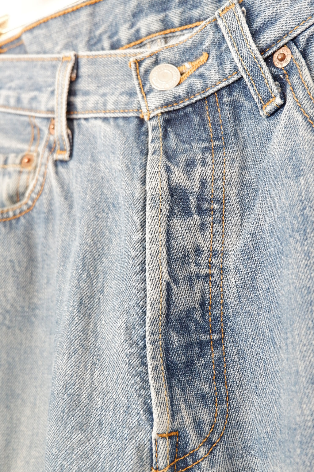Levis 501 Medium Wash Straight Leg Jeans - 33