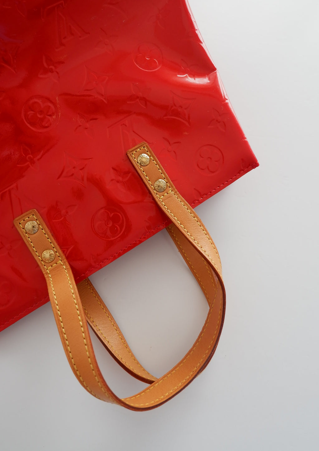 Sac Louis Vuitton Monogram Vernis Rouge Reade authentique d'occasion