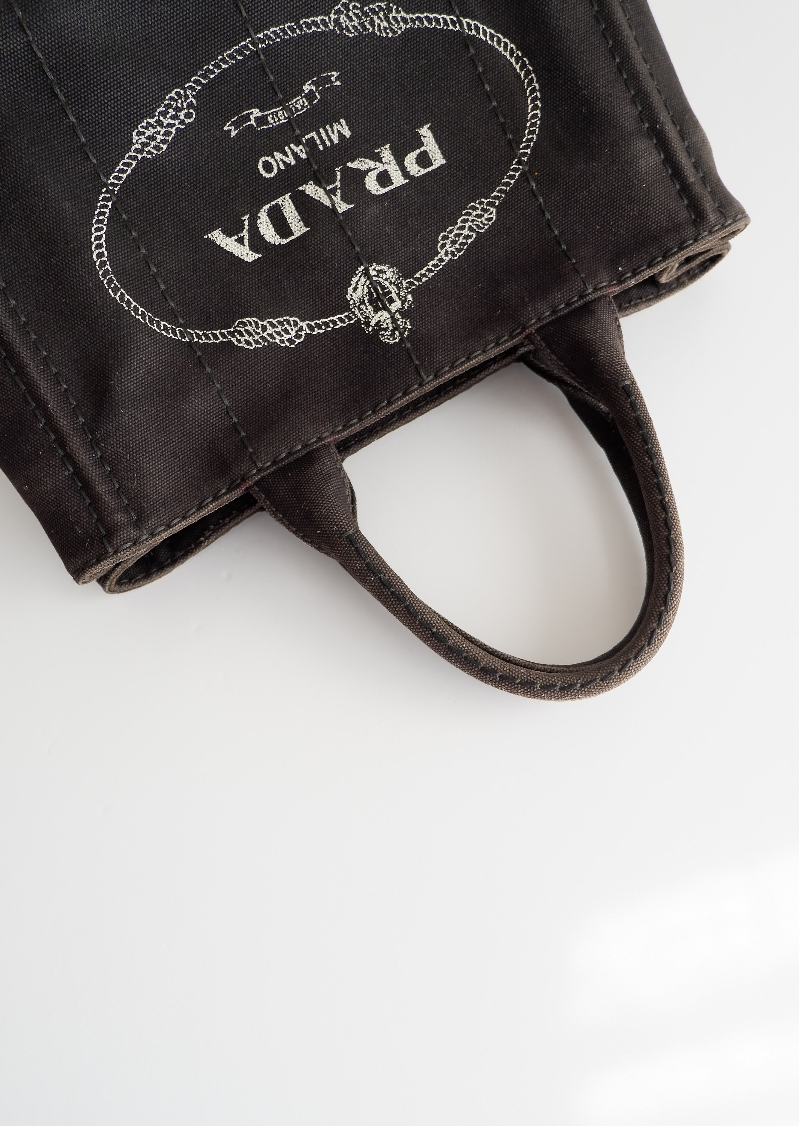 Authentique Sac Cabas Prada Canapa en Toile Noire d'Occasion