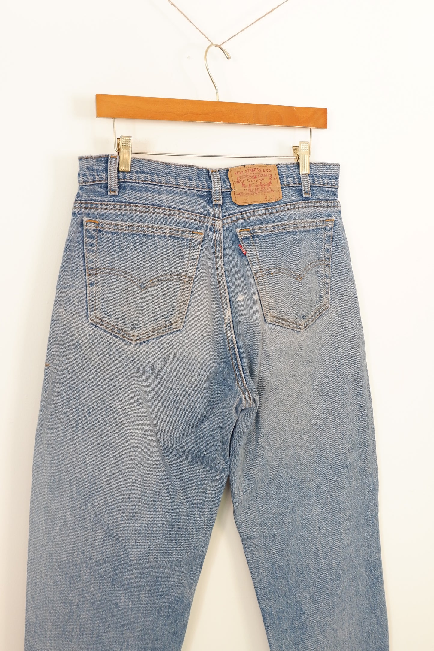 Levis 550 Medium Wash Relaxed Fit - 34