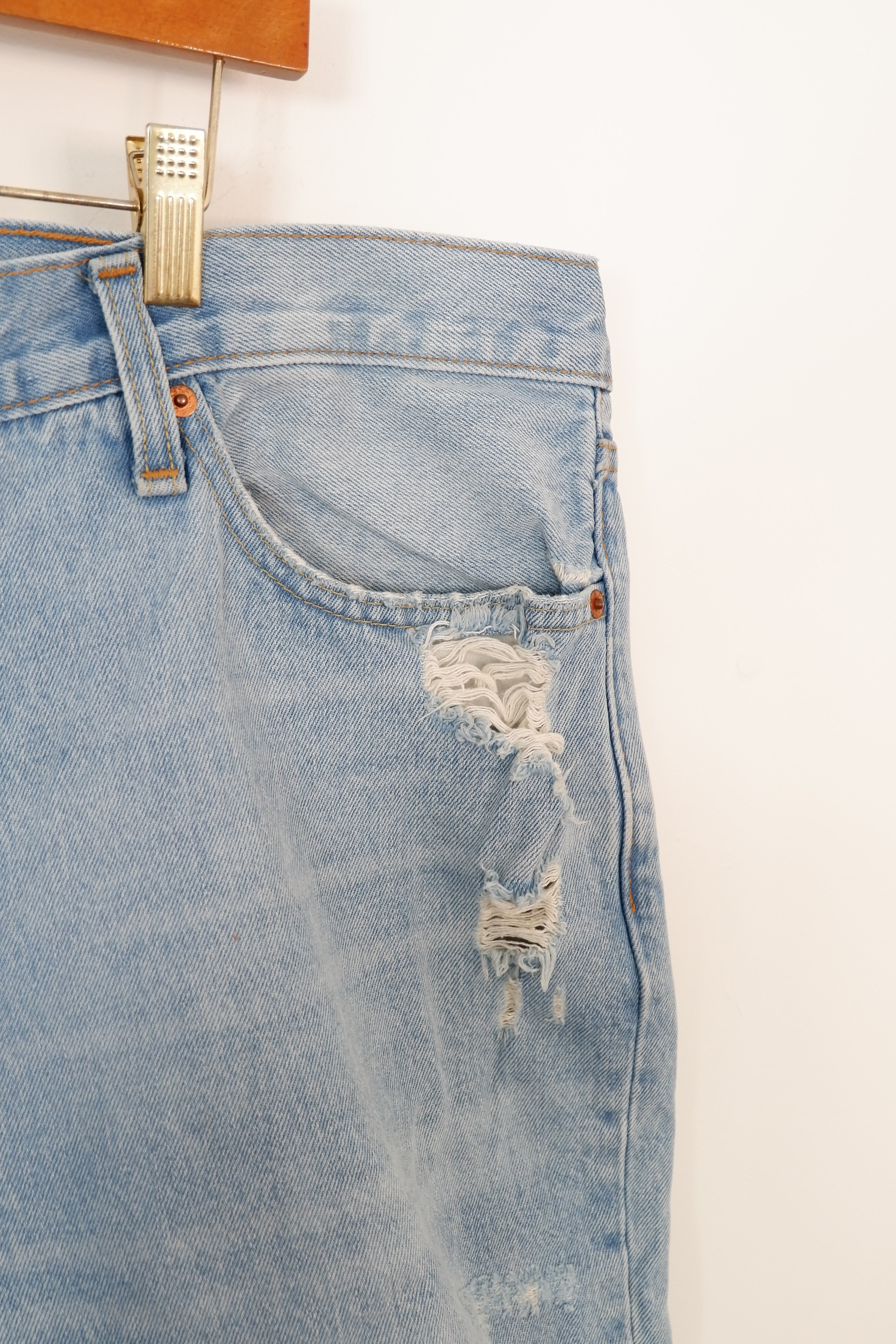 Levis 511 Light Wash Ripped Jean Short - 42
