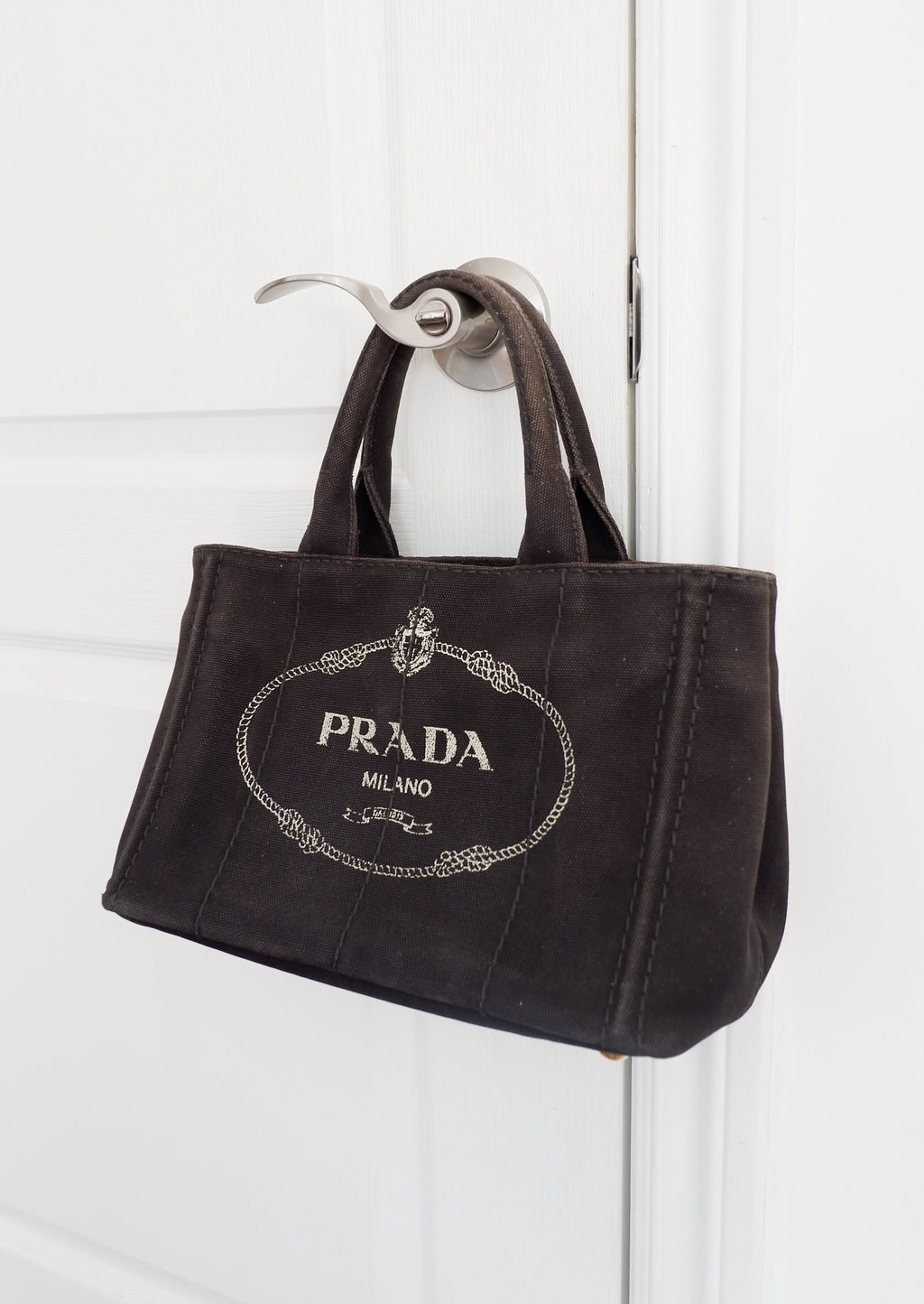 Authentique Sac Cabas Prada Canapa en Toile Noire d'Occasion