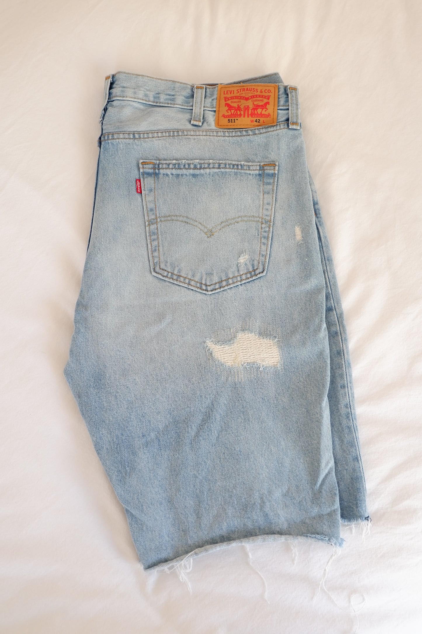 Levis 511 Light Wash Ripped Jean Short - 42