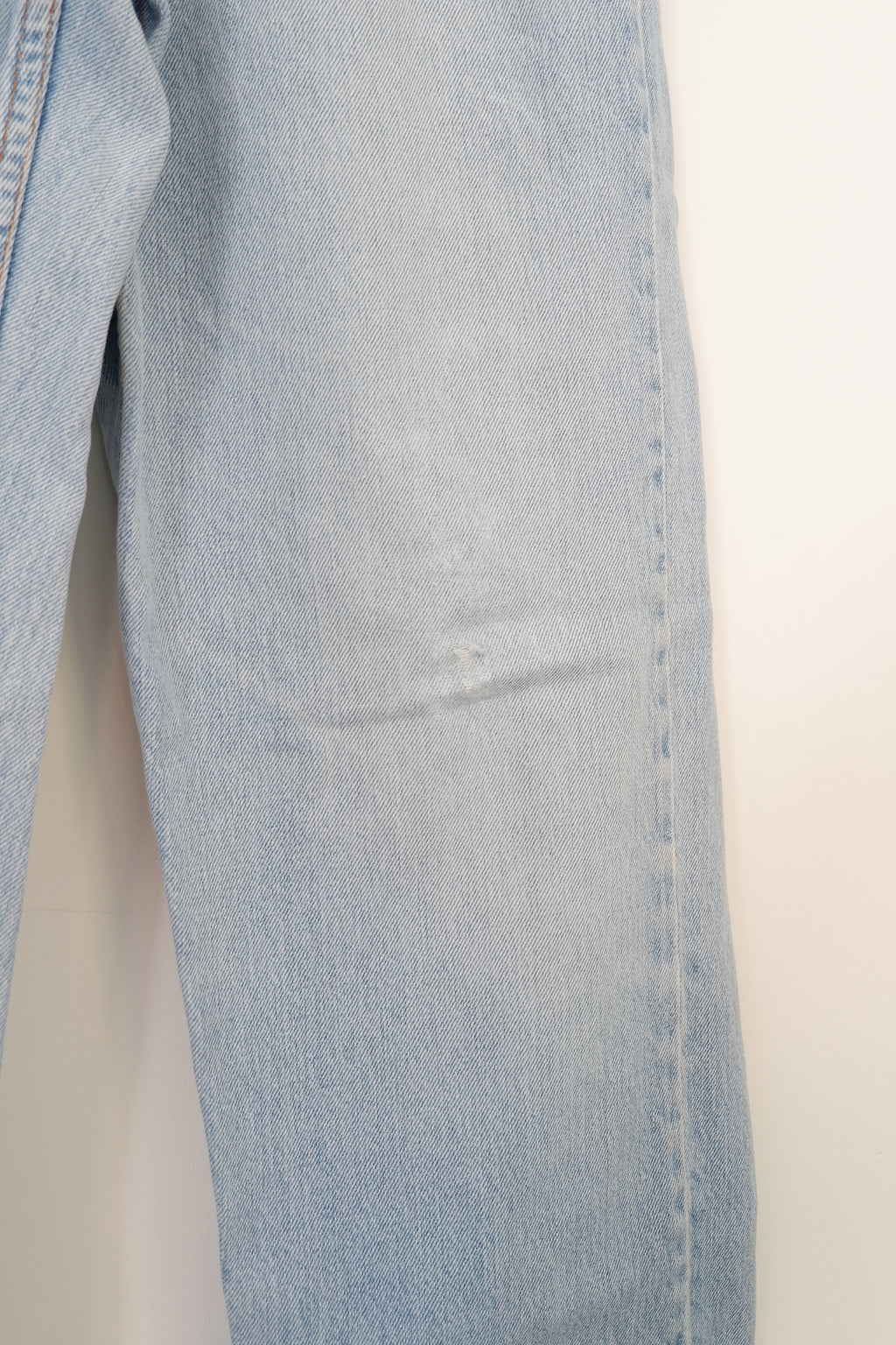 Levis Vintage 550 Relaxed Fit Light Wash Jeans - 36