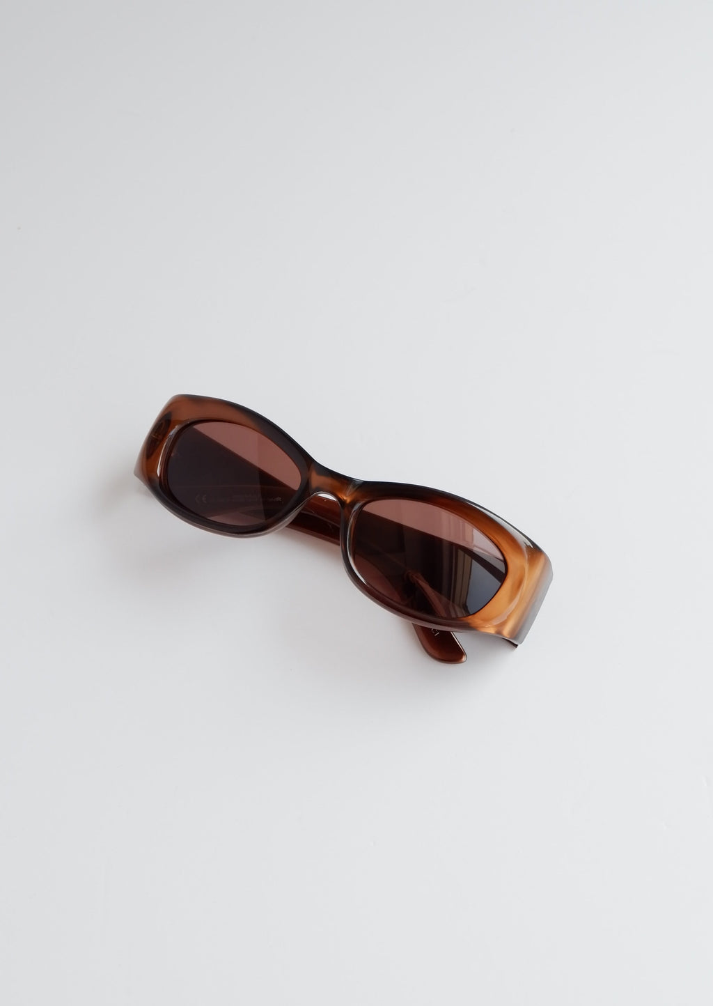 Authentiques lunettes de soleil Gucci d'occasion marron avec logo GG et monture carrée