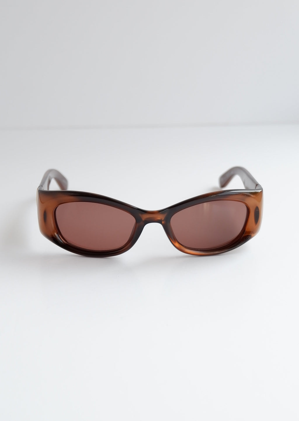 Authentiques lunettes de soleil Gucci d'occasion marron avec logo GG et monture carrée