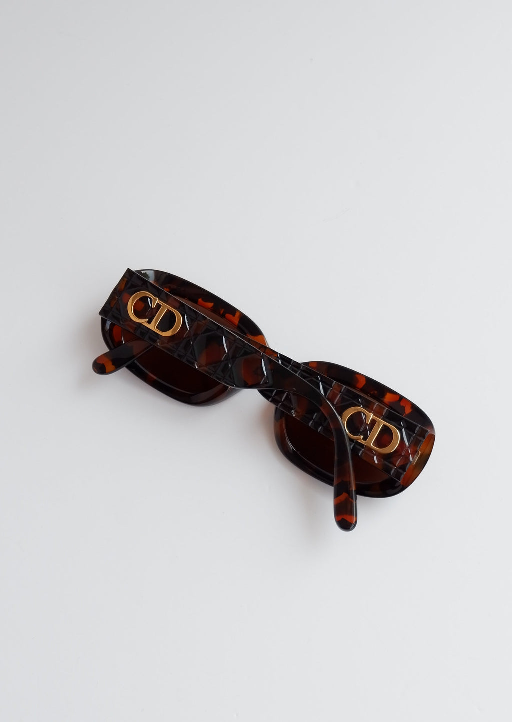 Lunettes de soleil carrées Dior écaille de tortue marron avec logo CD, pré-aimées et authentiques