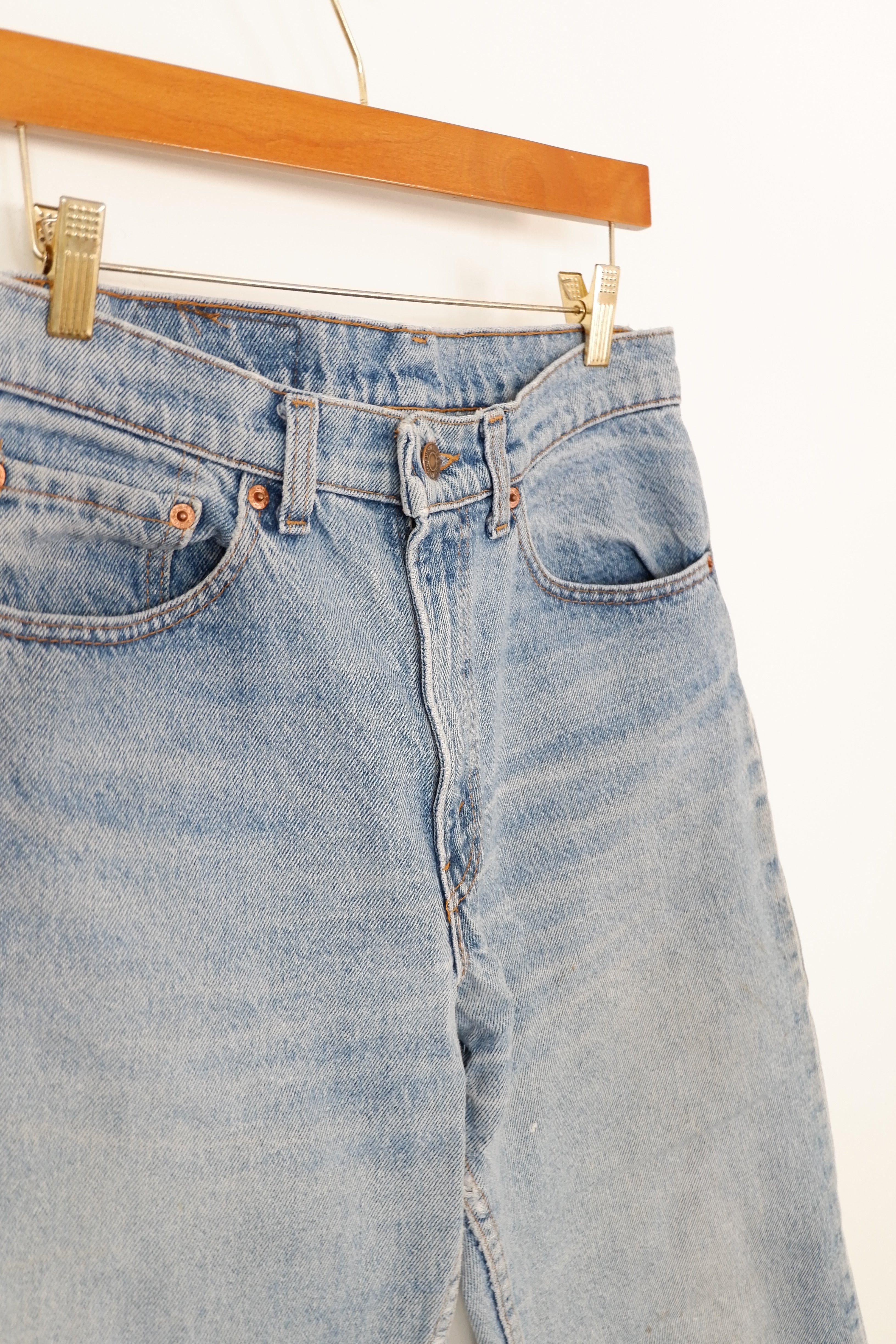 Levis 550 Light Wash Paint Splatter Jeans - 31