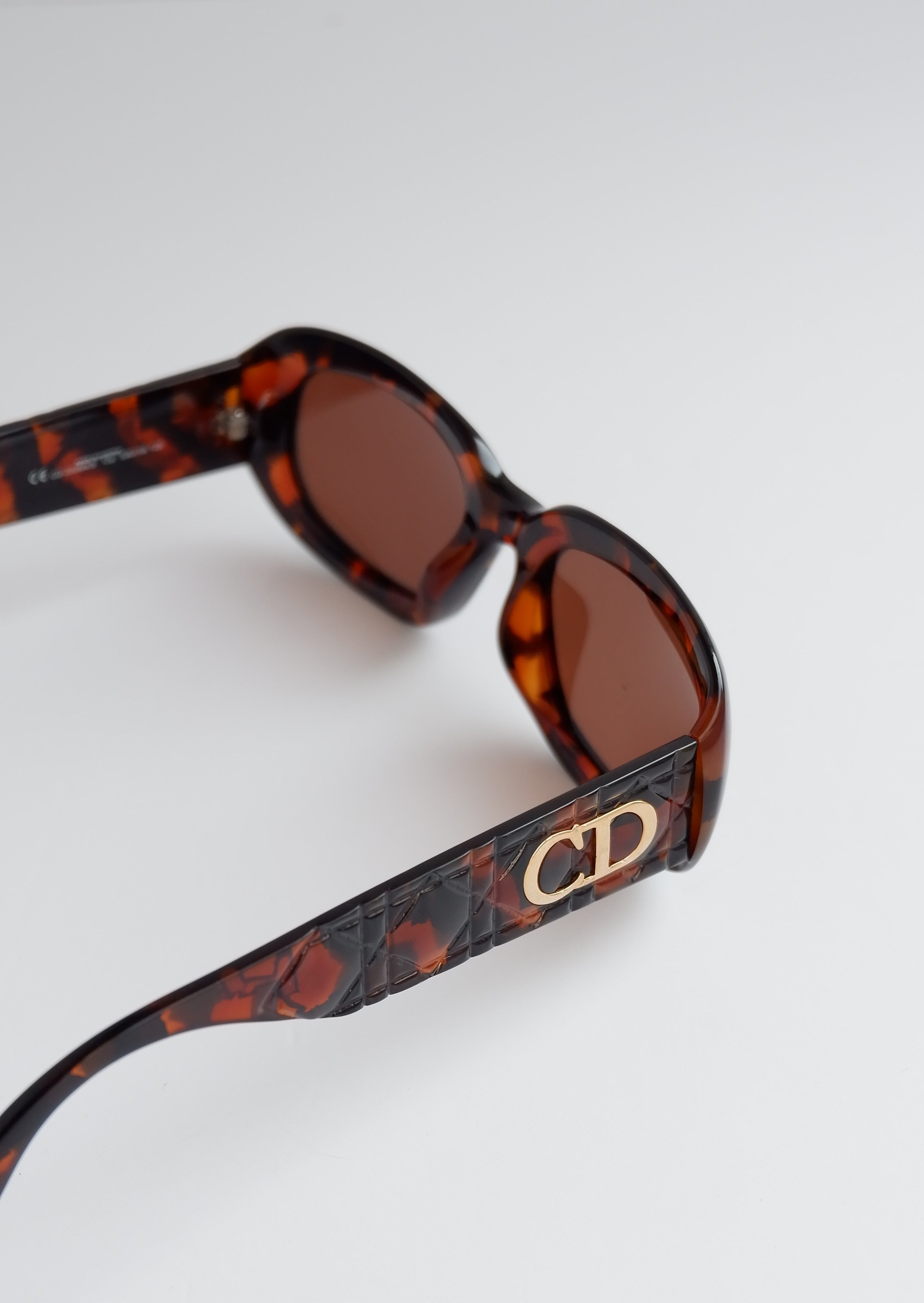 Lunettes de soleil carrées Dior écaille de tortue marron avec logo CD, pré-aimées et authentiques