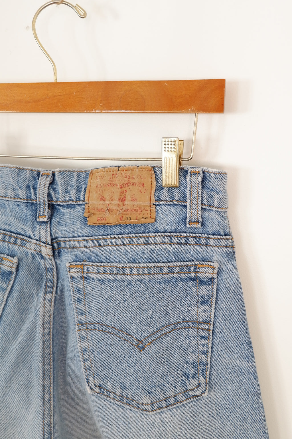 Levis 550 Light Wash Paint Splatter Jeans - 31