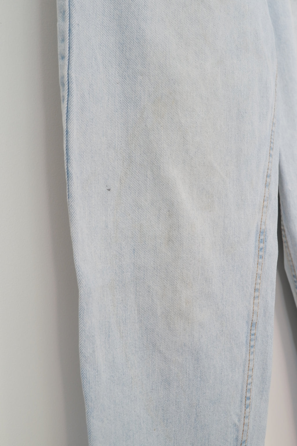 Levis Vintage Light Wash 550 Relaxed Fit Tapered Leg - 34