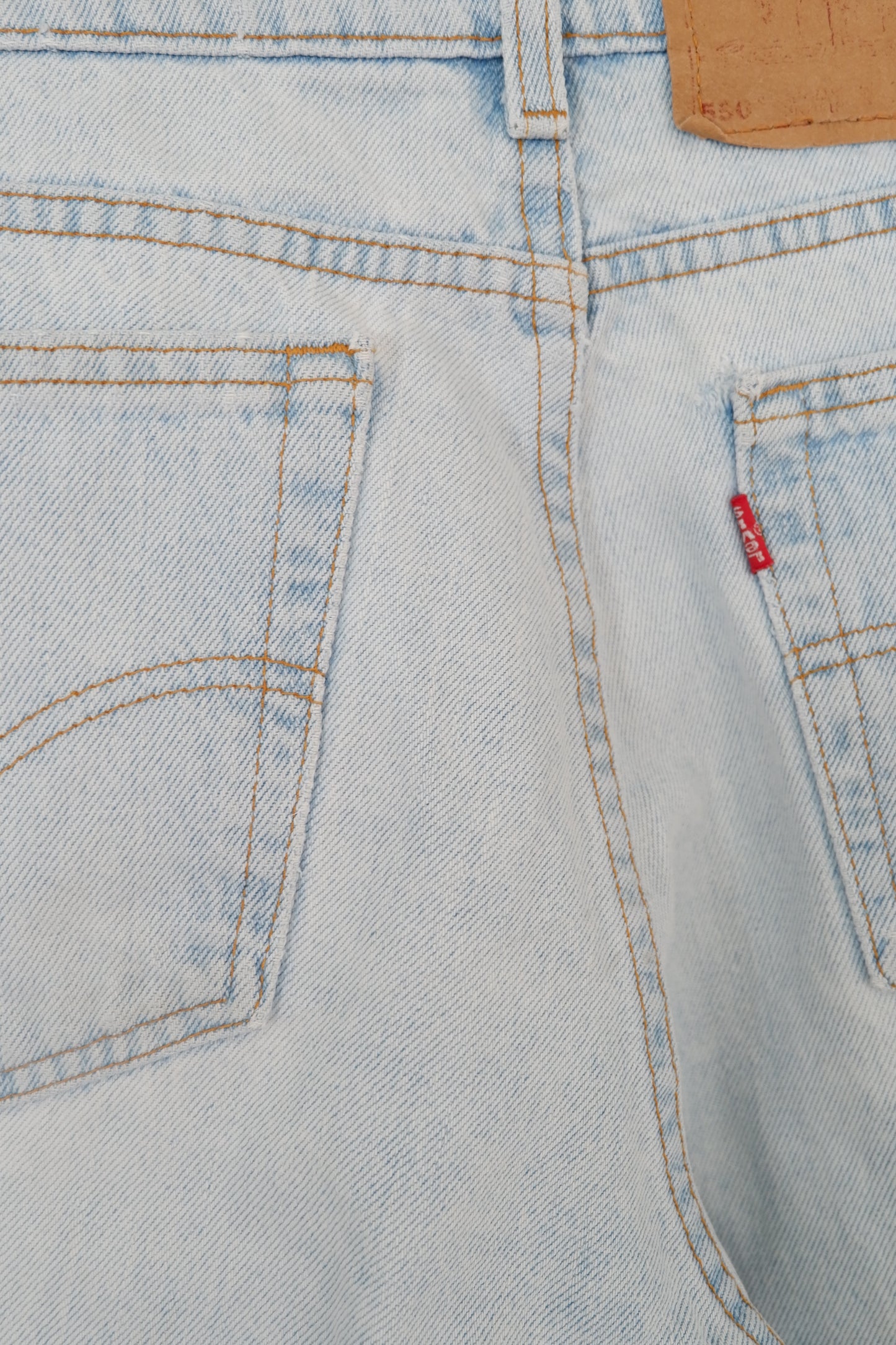 Levis Vintage Light Wash 550 Relaxed Fit Tapered Leg - 34