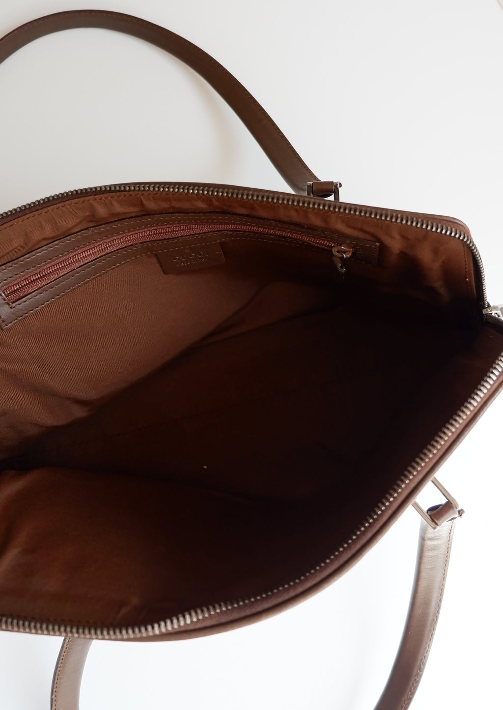 Authentique sac porté épaule Gucci d'occasion en toile marron imprimé GG