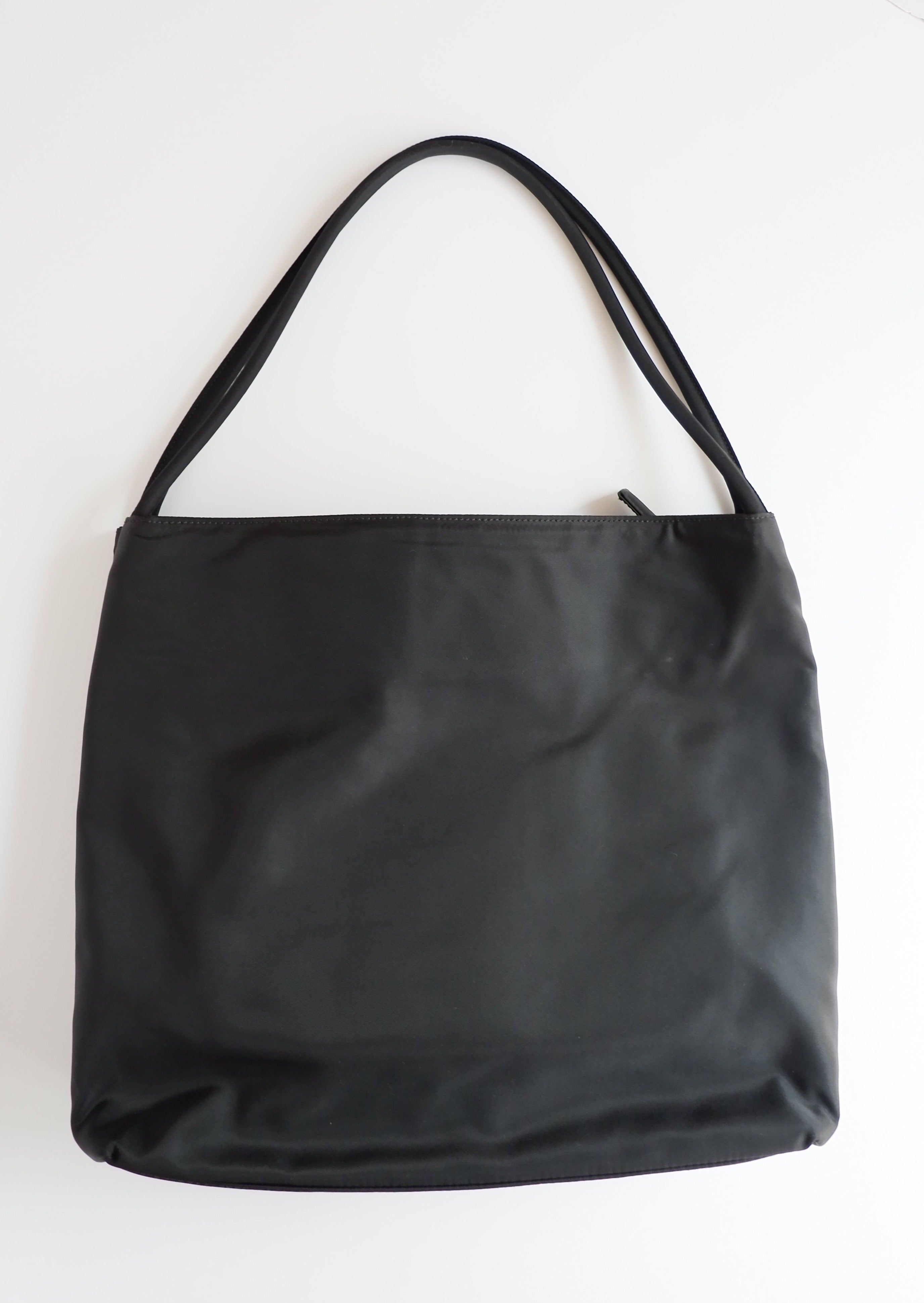 Authentique sac à bandoulière Prada en nylon noir d'occasion