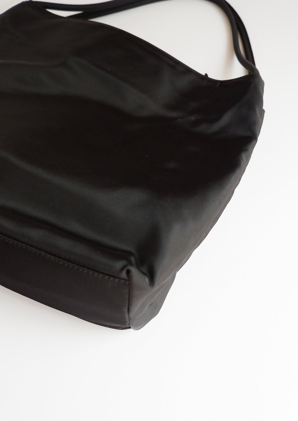 Authentique sac à bandoulière Prada en nylon noir d'occasion
